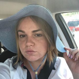 Meet your Posher, Cassandra